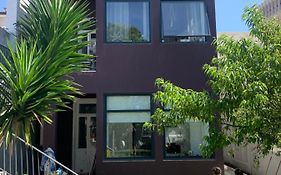 Pompeu Art Nouveau Apartment